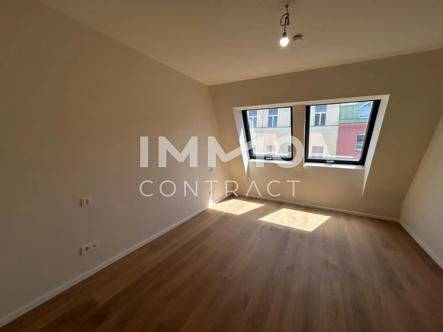 Lichtdurchflutete 2-Zimmer-Dachwohnung mit sonniger Loggia-ERSTBEZUG