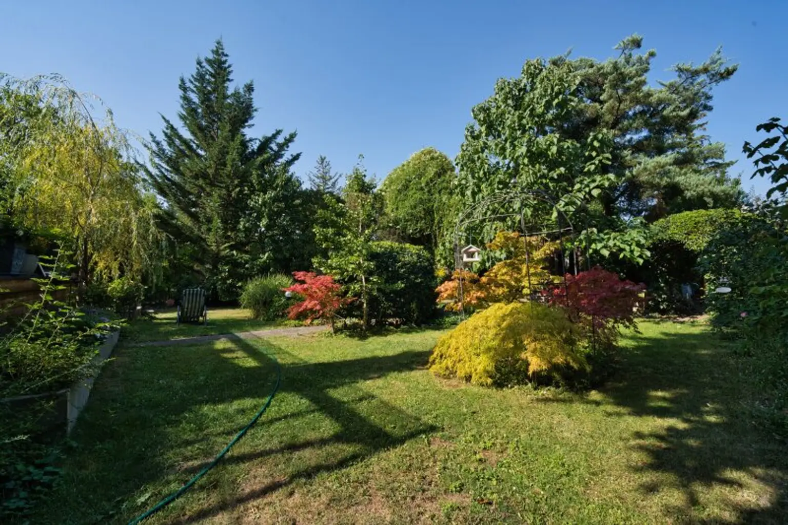 Investieren mit Herz - Einfamilienhaus (mit Wohnrecht) und traumhaftem Gartenambiente!