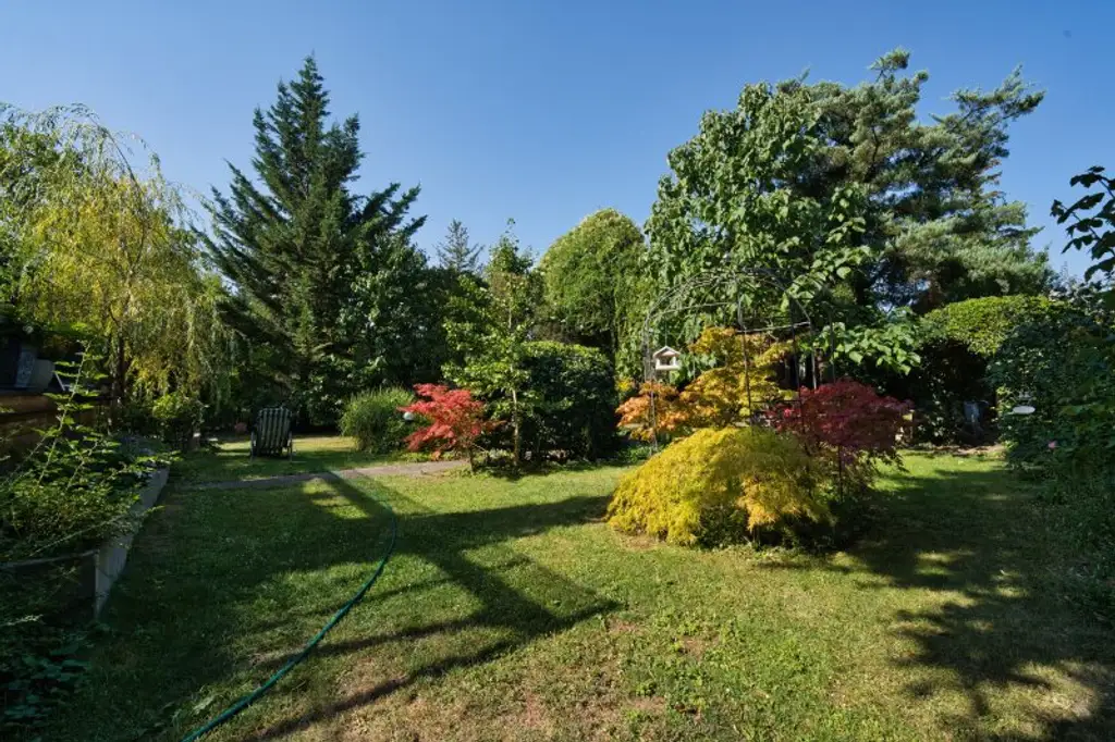 Investieren mit Herz - Einfamilienhaus (mit Wohnrecht) und traumhaftem Gartenambiente!