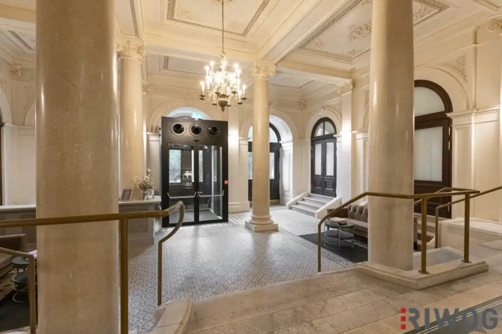 LUXUS-ALTBAUWOHNUNG am Börseplatz 1, 1010 Wien