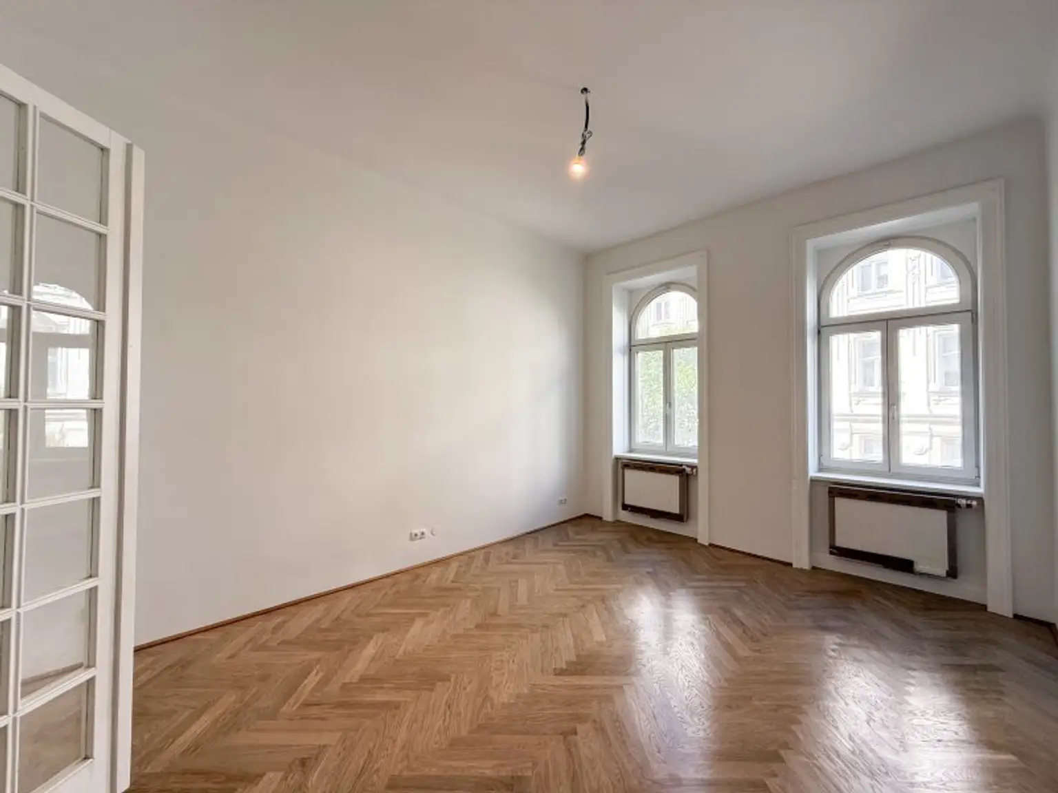 FRISCH SANIERT! 2,5 Zimmerwohnung in 1090 Wien mit Lift zu vermieten