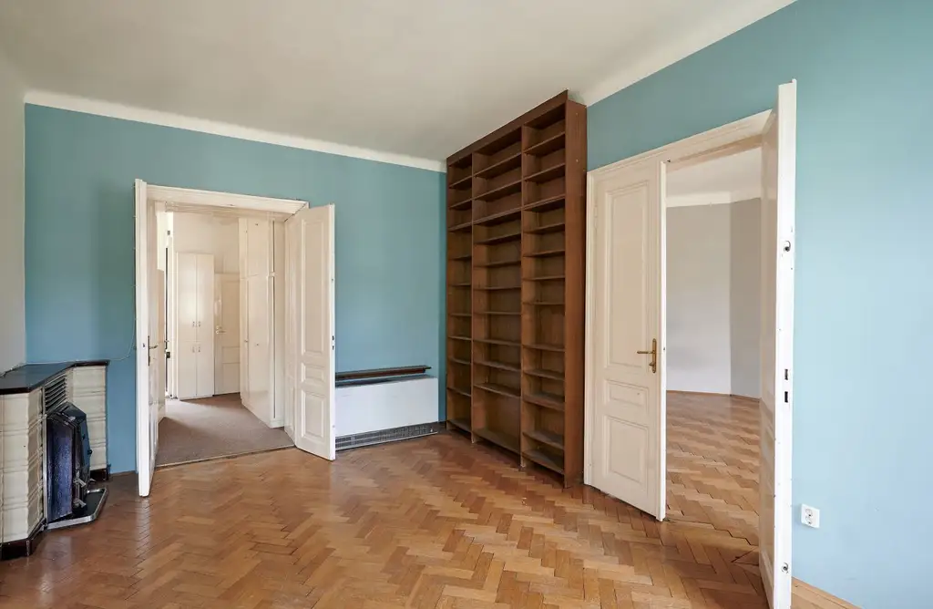Sie suchen eine Altbauwohnung mit Potenzial in ausgezeichneter Lage?