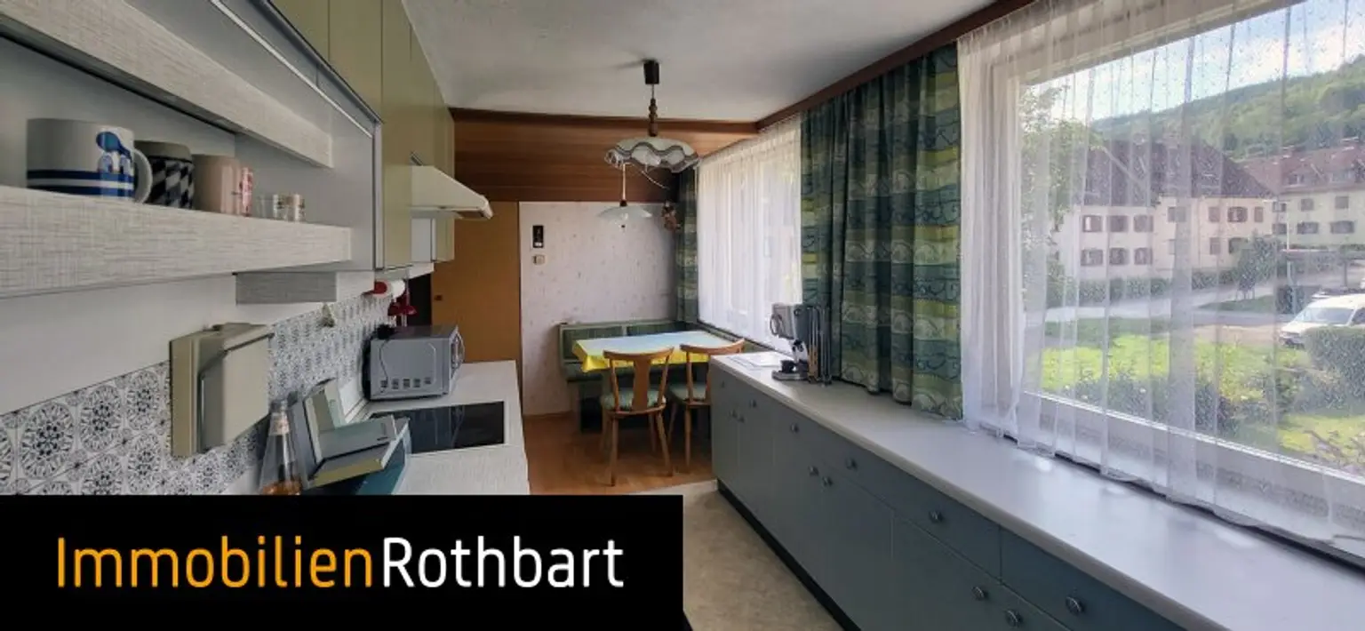 Eckreihenhaus mit Grund und kleinem Vorgarten in ruhiger Wohngegend!
