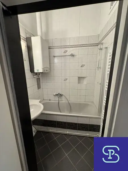 Provisionsfrei: Schöner 80m² Altbau mit Einbauküche und Lift - 1090 Wien