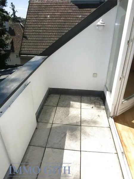 PROVISIONSFREI: PENTHOUSE MIT TERRASSE, LIFT UND KLIMA-ANLAGE IN HIETZINGER VILLA!