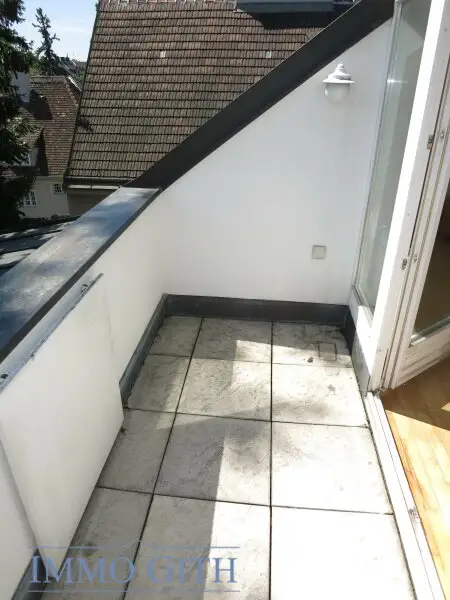 PROVISIONSFREI: PENTHOUSE MIT TERRASSE, LIFT UND KLIMA-ANLAGE IN HIETZINGER VILLA!