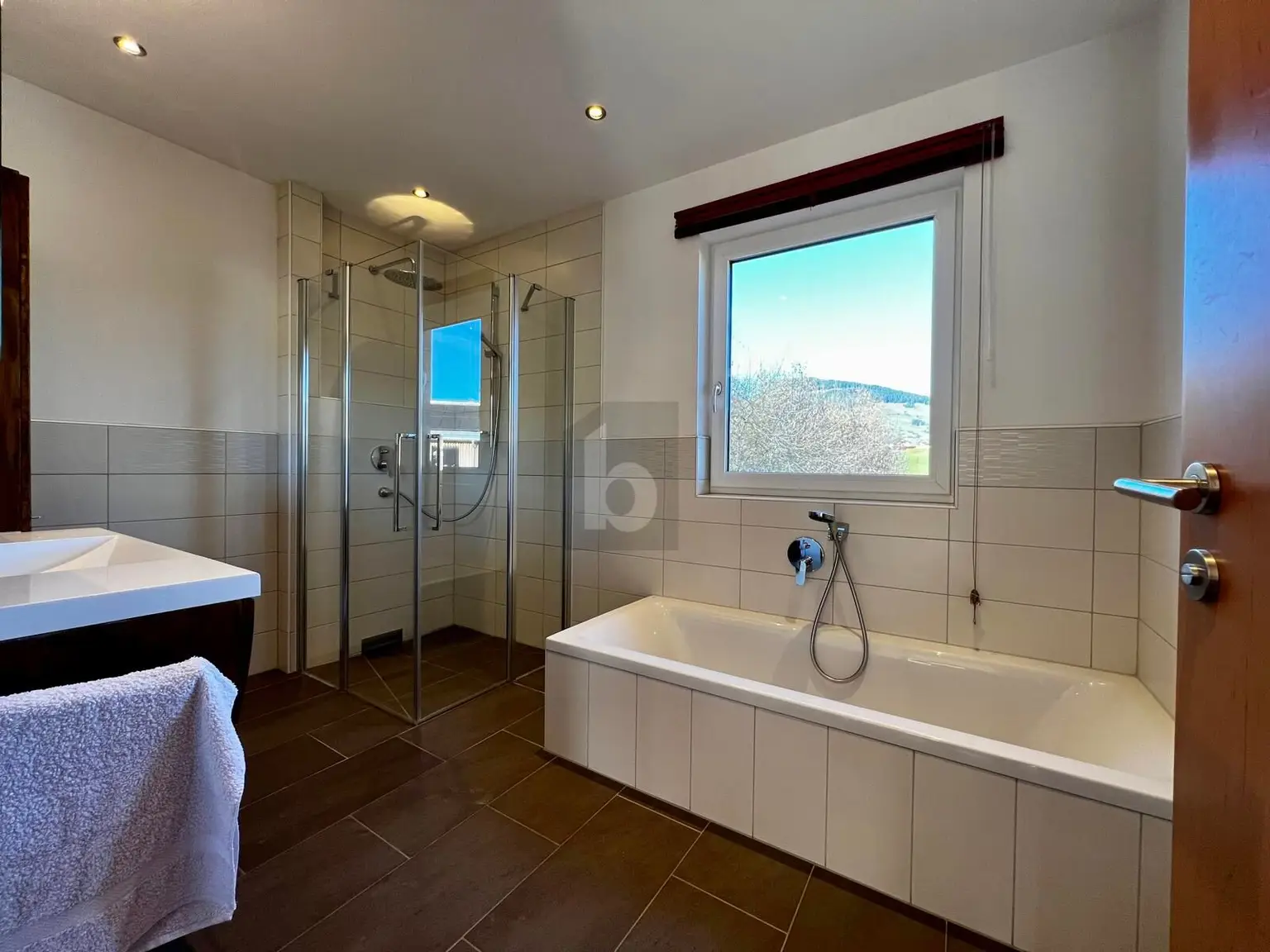 TRAUM VOM EIGENHEIM MIT GROßEM GARTEN UND VIEL RUHE IN EMBACH!