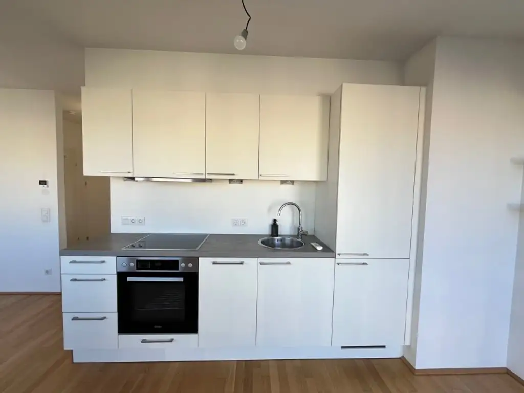 City-Oase: Helle Wohnung mit Balkon & Klima nahe Mariahilferstraße