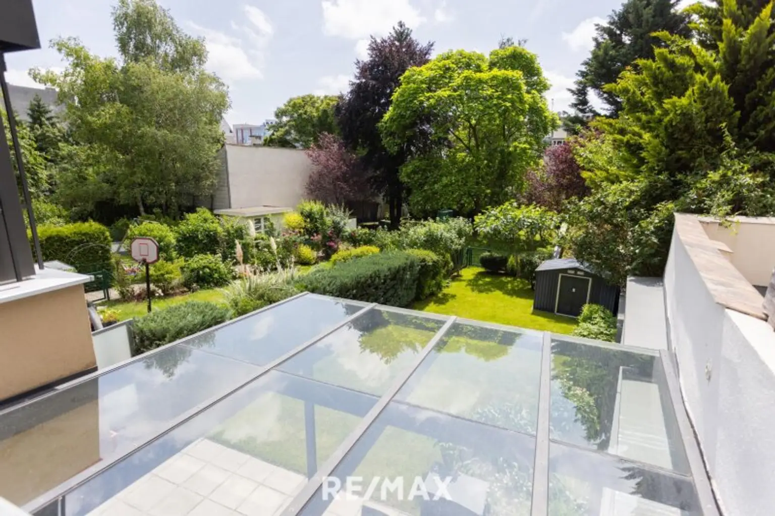 Loggia-Ausblick in den Garten