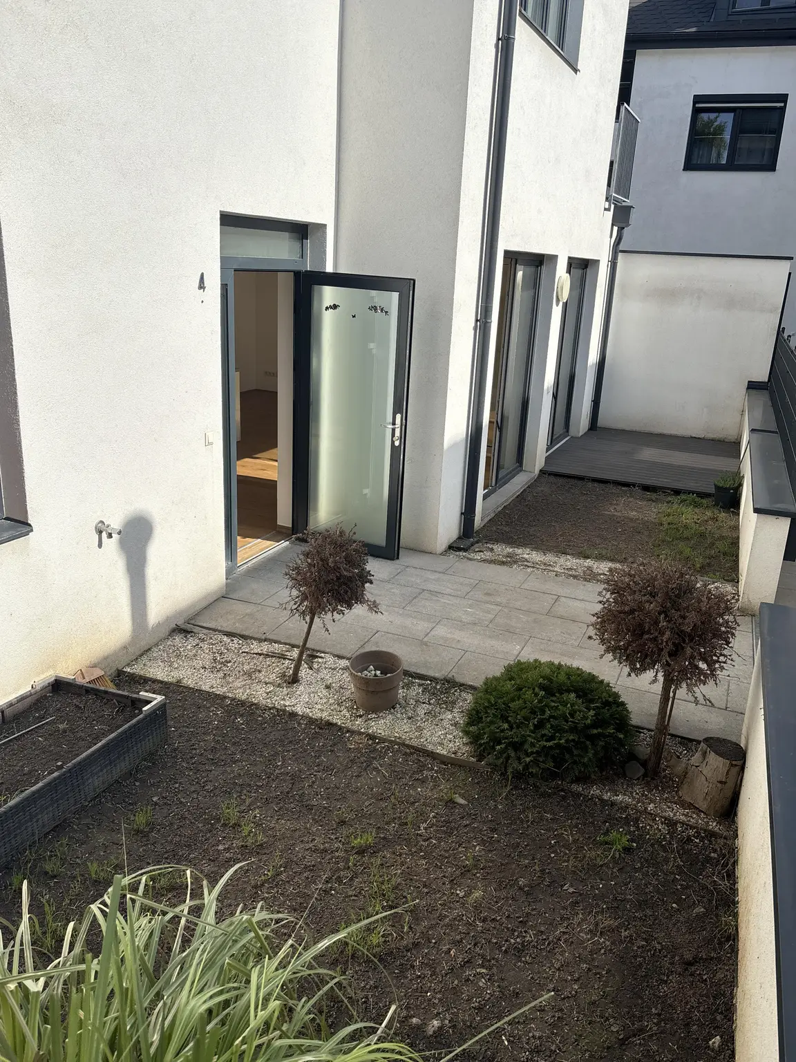 Gartenwohnung ~ 2 Zimmer ~ südlich ausgerichtet ~ Parkplatzmöglichkeit