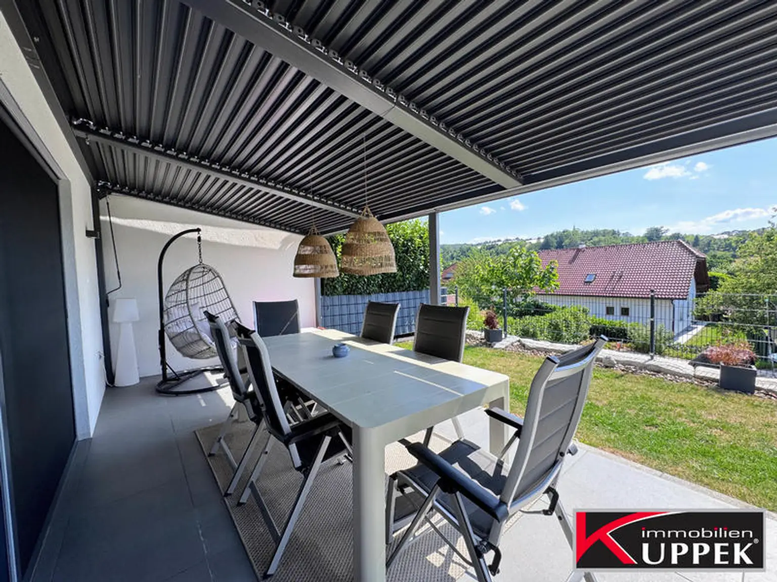 überdachte Terrasse