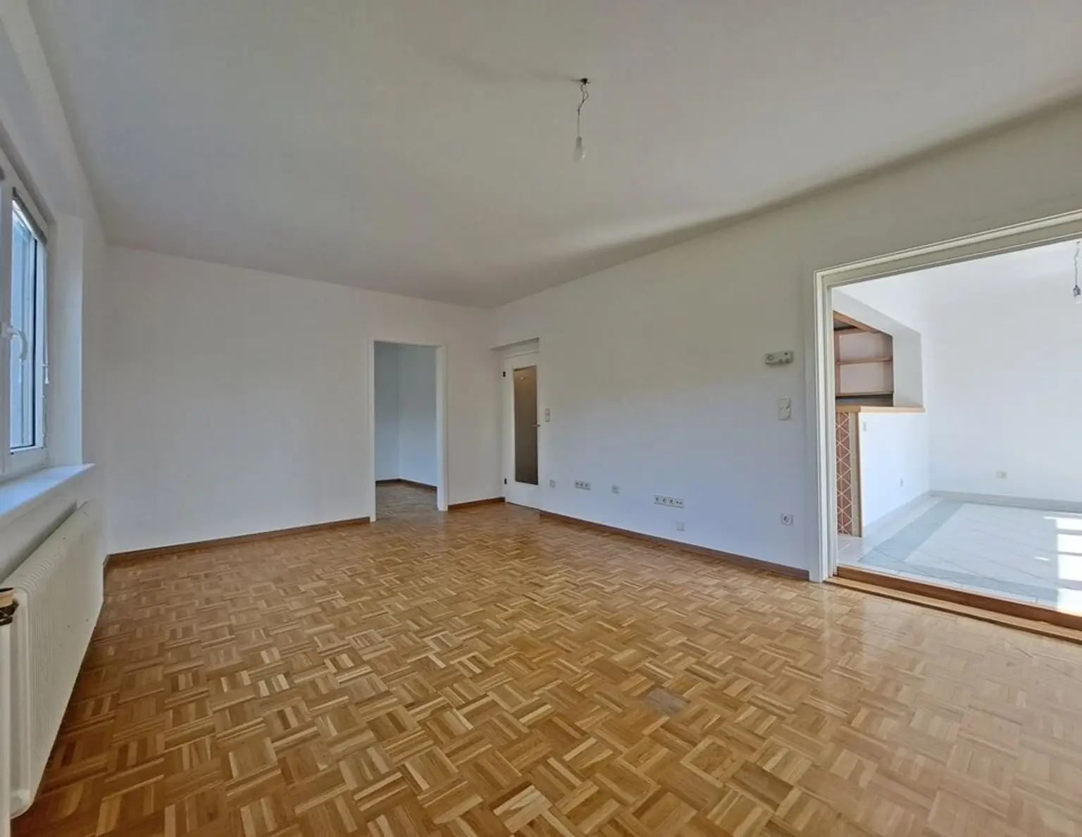 Einzigartige Top 4 1/2 Zimmer Wohnung mit Wintergarten-Speisezimmer und Loggia in Baden - Nähe Schloss Leesdorf in Grünruhelage
