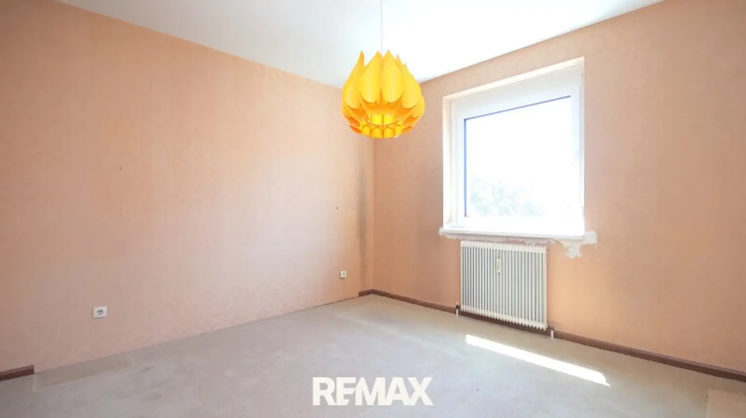 Großzügiges helles Zimmer