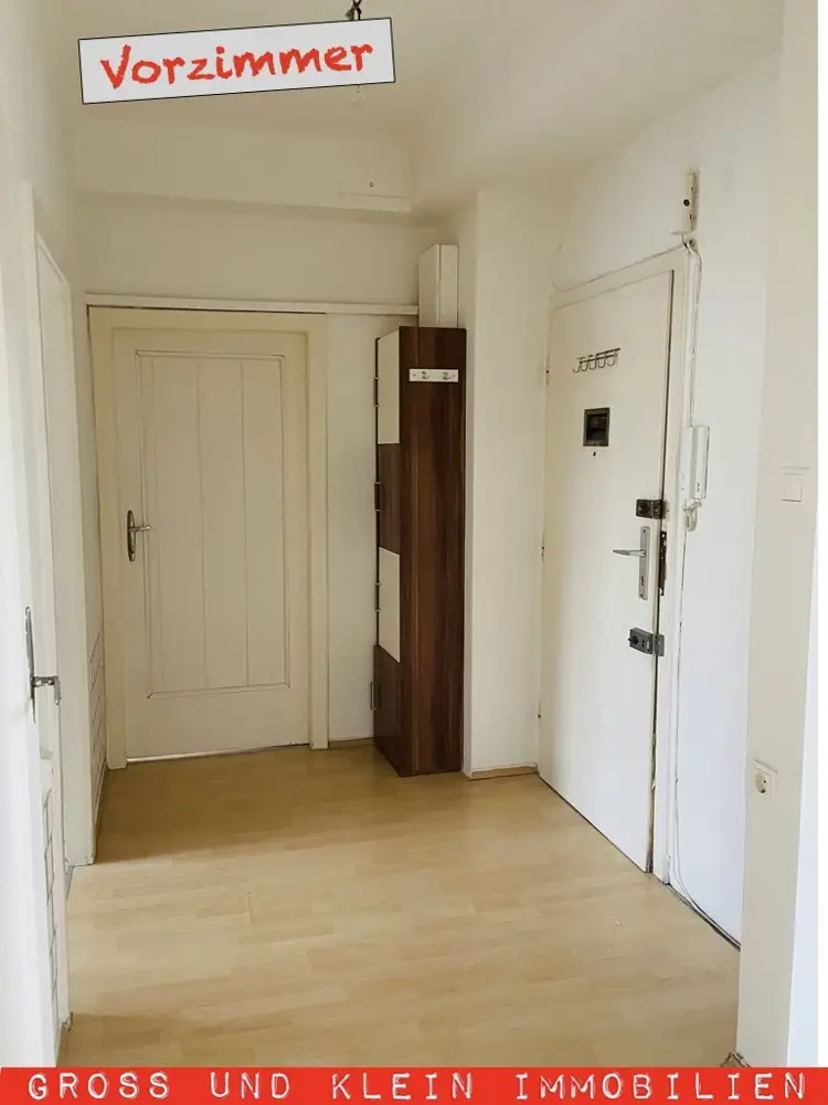 Zimmer_Küche_
Kabinett  - Wohnung 

Gute Lage_zwischen
2 U-Bahn-Stationen