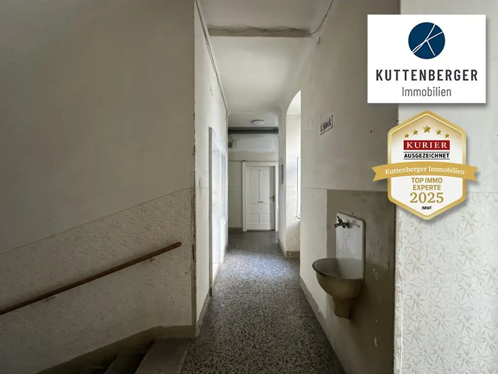 U1-Nähe: Mehrheitsanteil inkl. Rohdachboden mit Parkblick