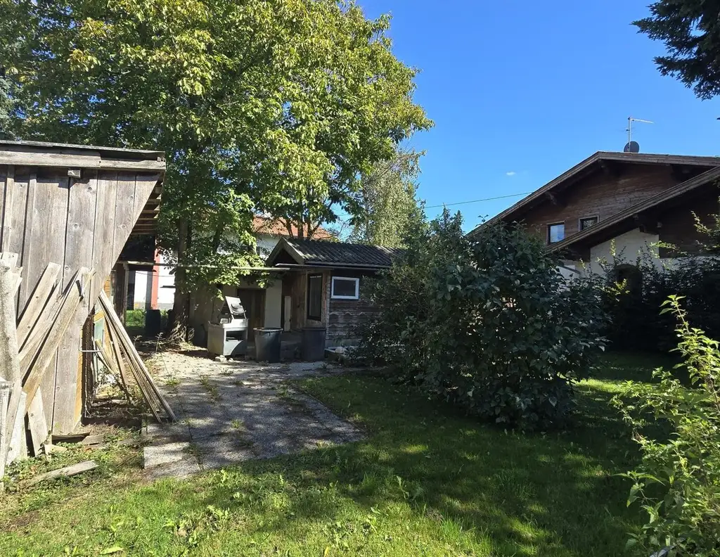 Attraktives Baugrundstück für Ihr Eigenheim oder als Geldparkplatz !