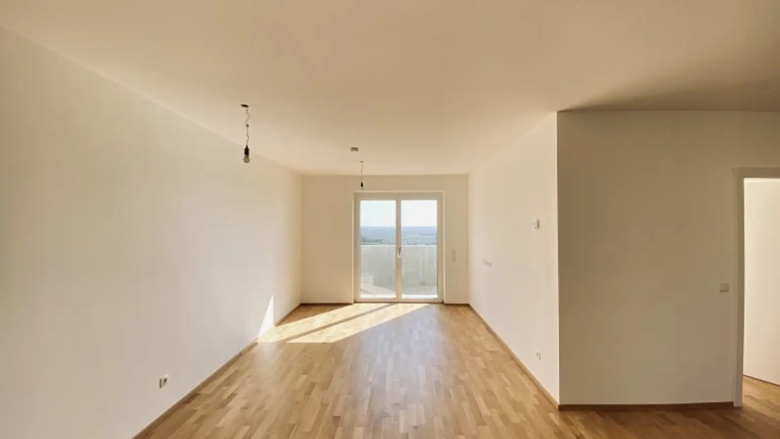 Neubau Erstbezug Wunderschöne Drei Zimmer Wohnung mit Balkon und herausragender Aussicht