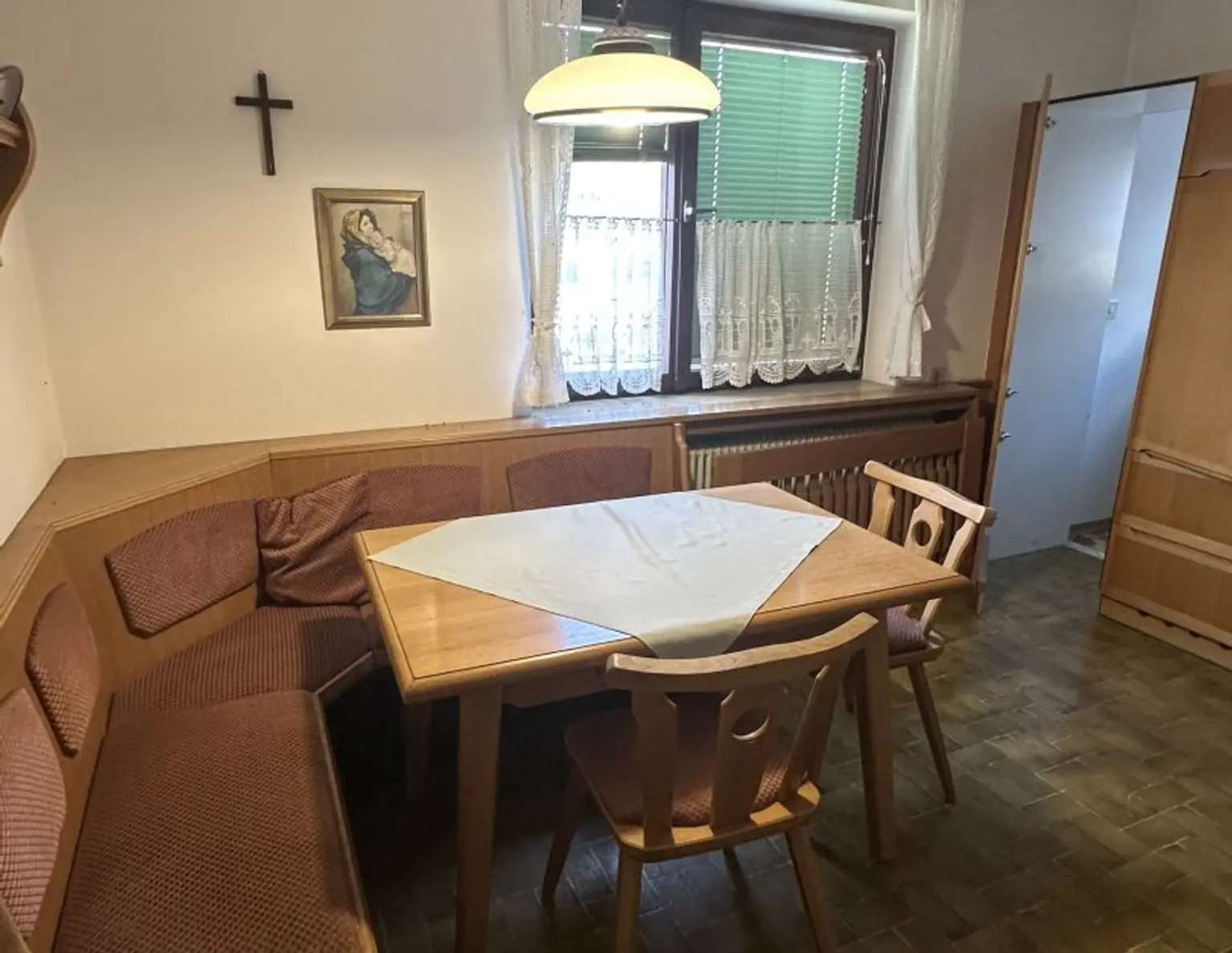 Zweifamilienhaus inkl traumhaftem Baugrundstück mit Fernsicht bis in die Berge