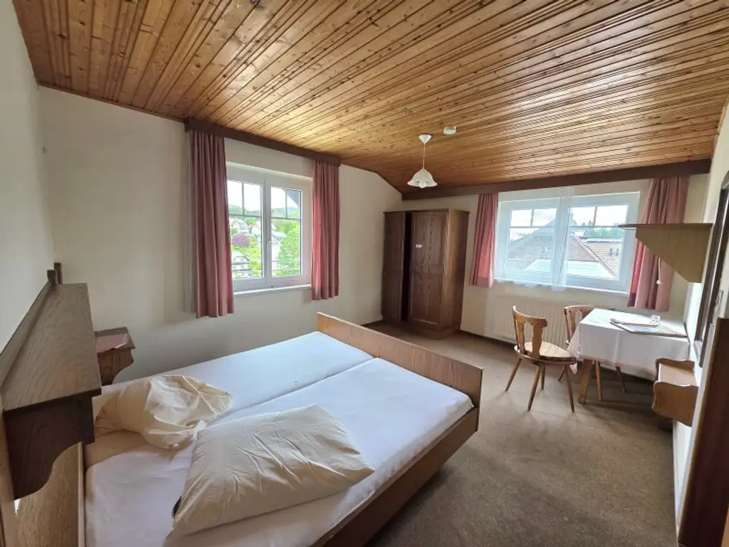 Ehemaliges Gasthaus mit großem Entwicklungspotenzial!