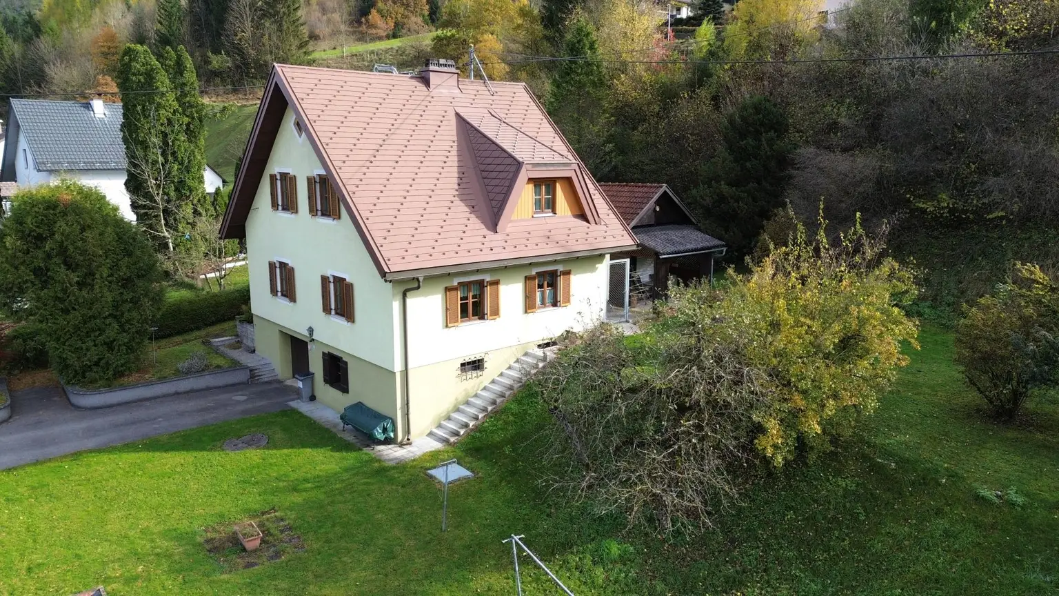 Gemütliches Einfamilienhaus mit großem Grundstück