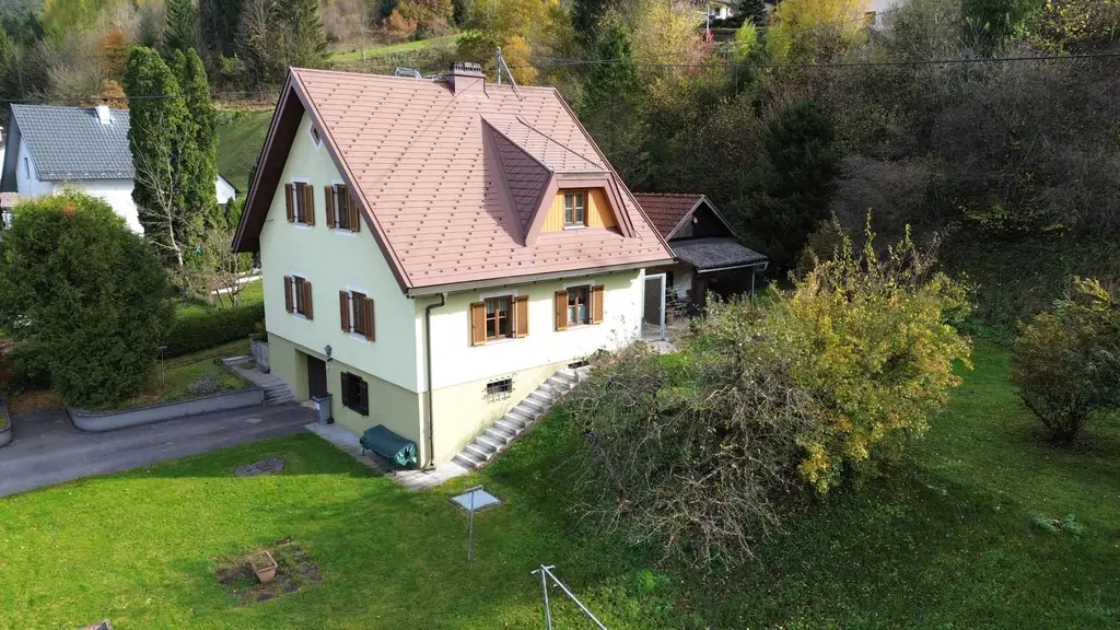 Gemütliches Einfamilienhaus mit großem Grundstück