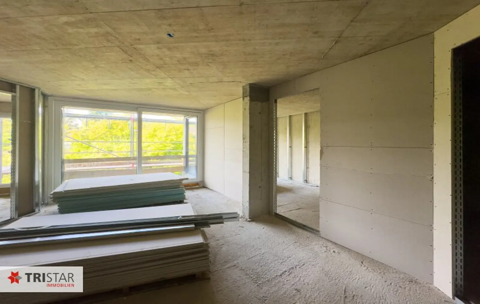 Investment am Wolfersberg · Architektur & Natur vereint! 18 Einheiten, 26 Garagenplätze, Dachgärten mit Pool – Waldpanorama !