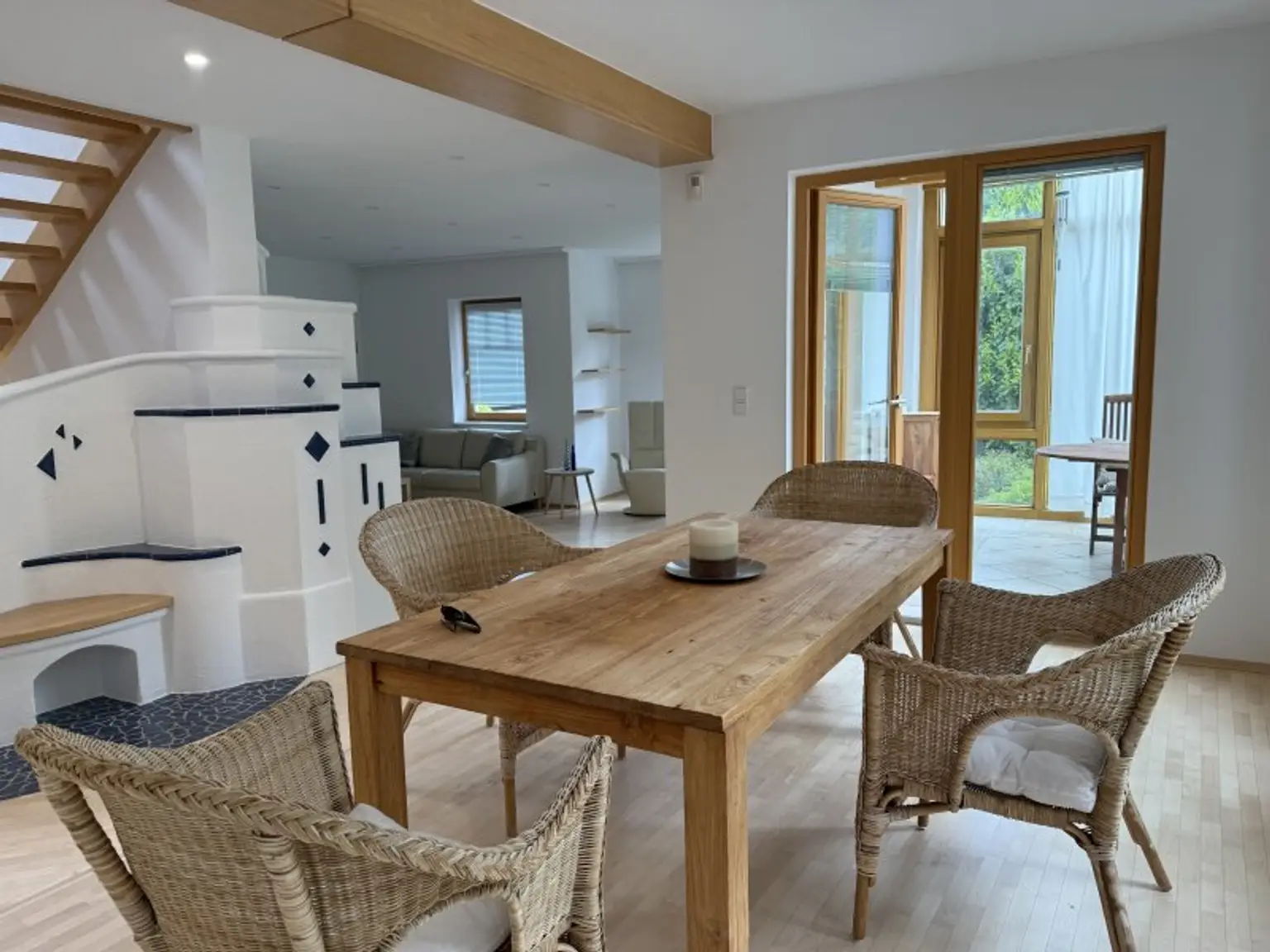 Möbliertes Einfamilienhaus mit Garten, Pool und Sauna