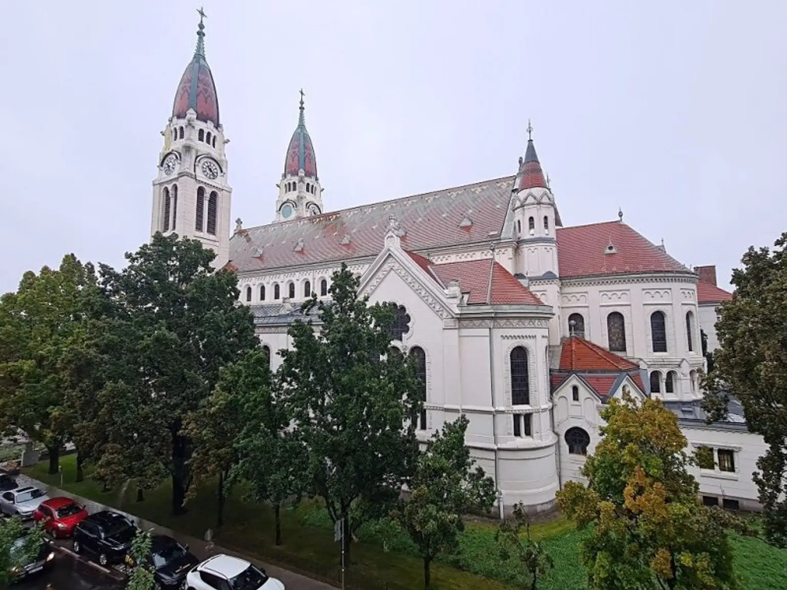 FAMILIENHIT, ENKPLATZ, gepflegte 113 m2 Neubau mit Loggia, 4 Zimmer, Küche, 2 Bäder, teilmöbliert, 3. Liftstock, U3-Nähe