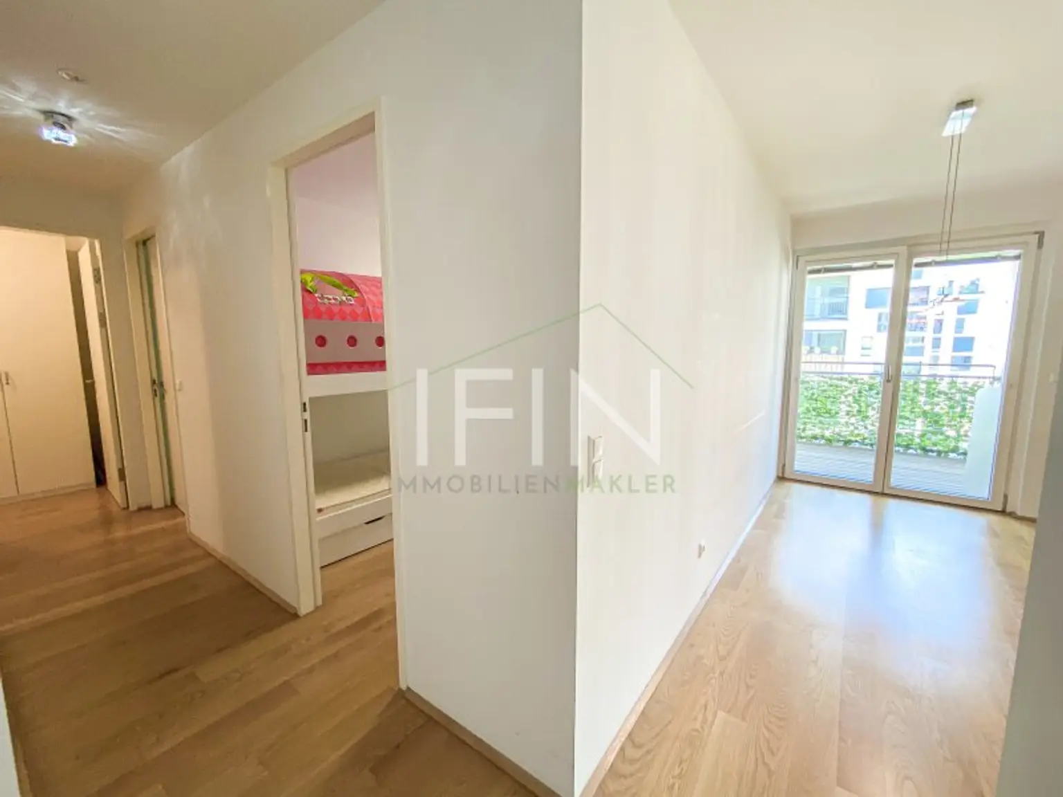 Helle Wohnung mit großer Freifläche und Parkblick im 2. Bezirk!