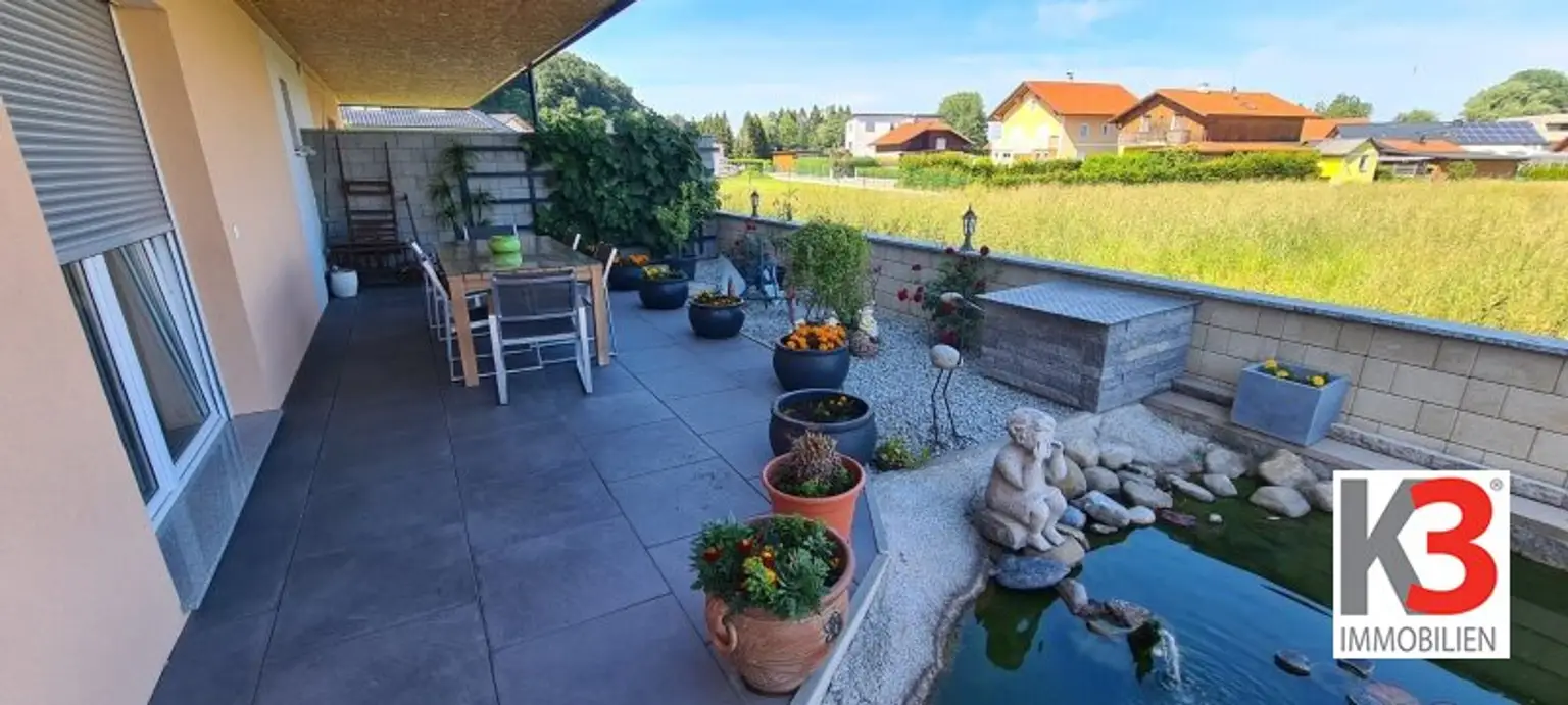 K3 präsentiert Wohnung mit Pool, Teich, Einliegerwohnung und Doppelcarport in absoluter Ruhelage