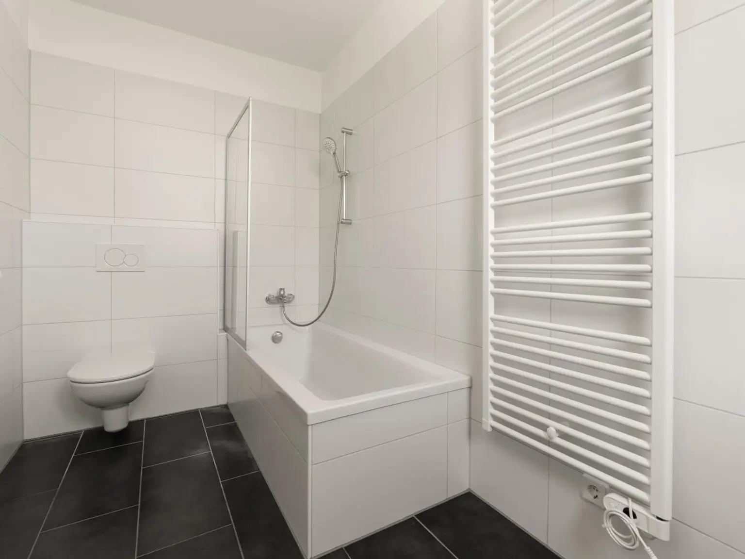 Für Anleger und Eigennutzer: Seenahe, moderne Wohnung mit Terrasse