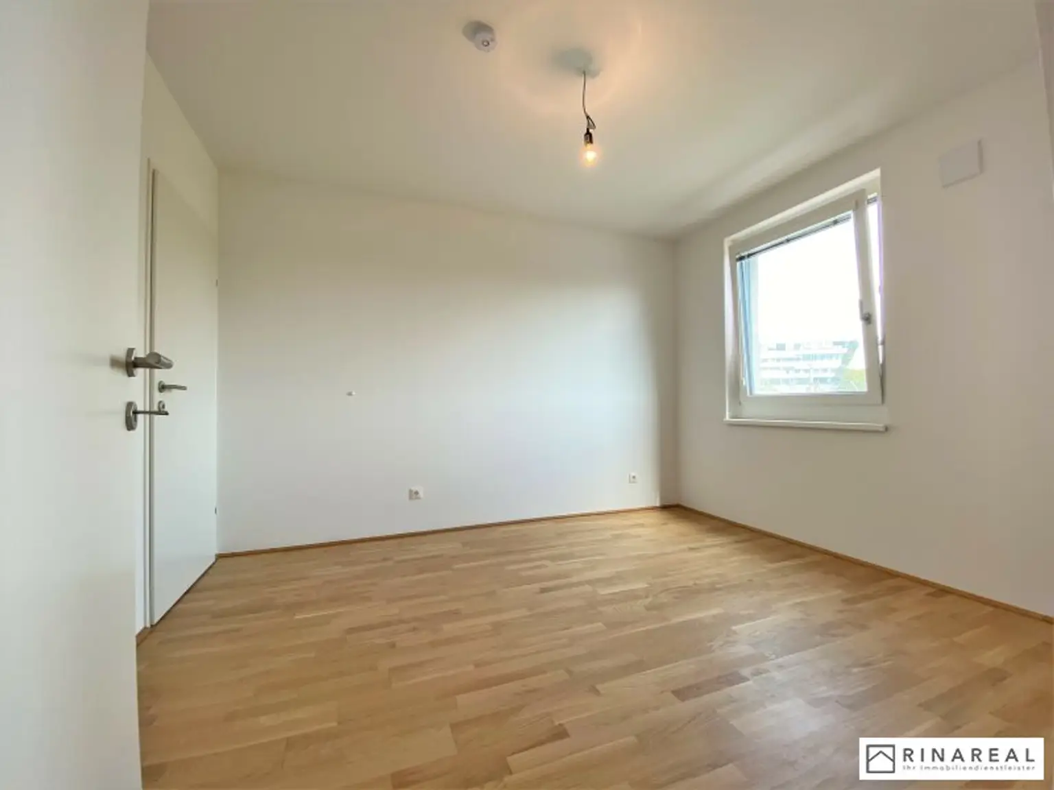 Gut geschnittene 2 Zimmer | Loggia | U-Bahn Nähe | Susi-Nicoletti-Weg | ab 1. September 2025