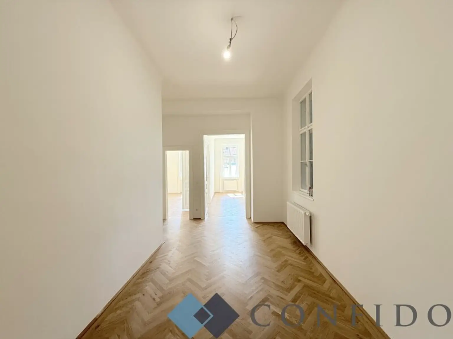 Erstbezug beim Rochusmarkt - Neu sanierte 5 Zimmer Altbauwohnung in begehrter Lage!