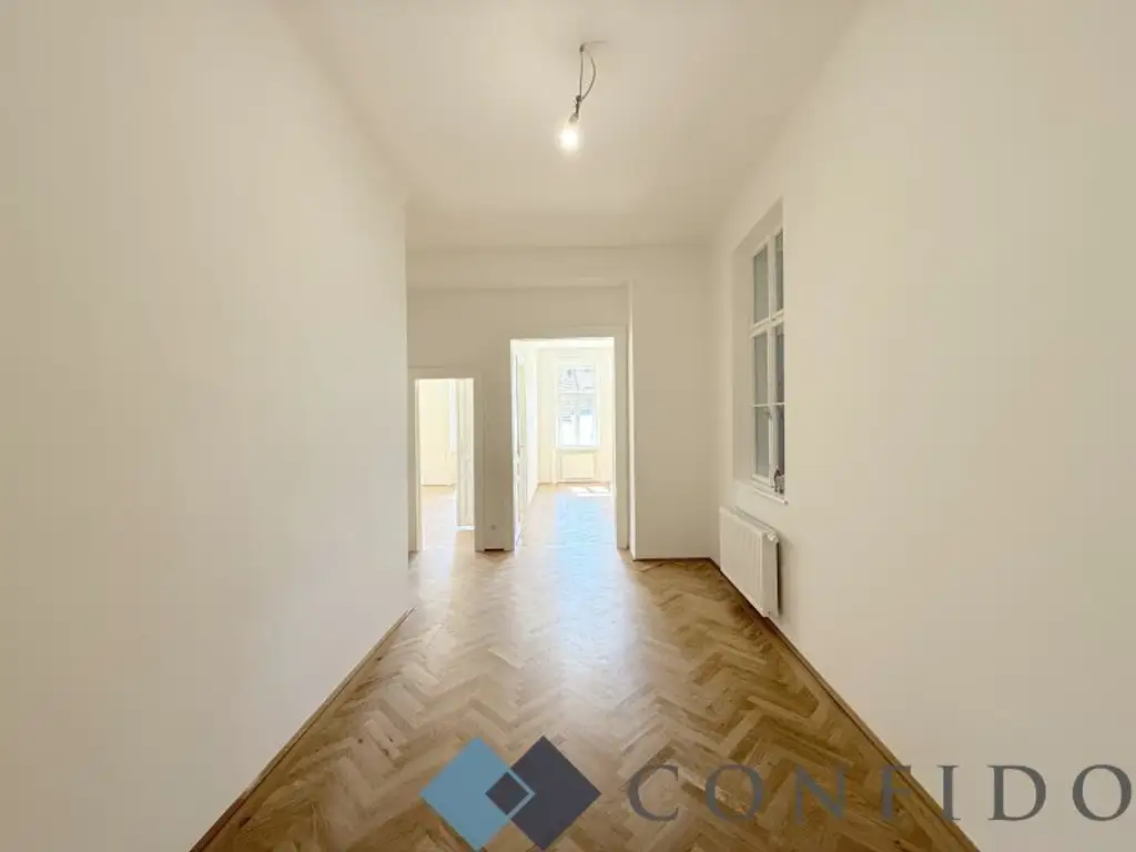 Erstbezug beim Rochusmarkt - Neu sanierte 5 Zimmer Altbauwohnung in begehrter Lage!