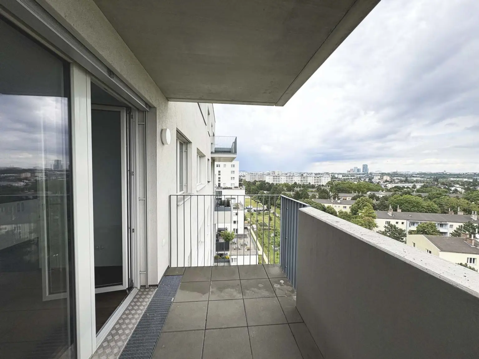 Blick ins Grüne - Großzügige 2 Zimmer Wohnung mit Balkon
UBahn um´s Eck