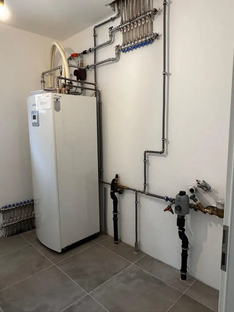 Neuwertiges Wohnhaus in ruhiger Lage