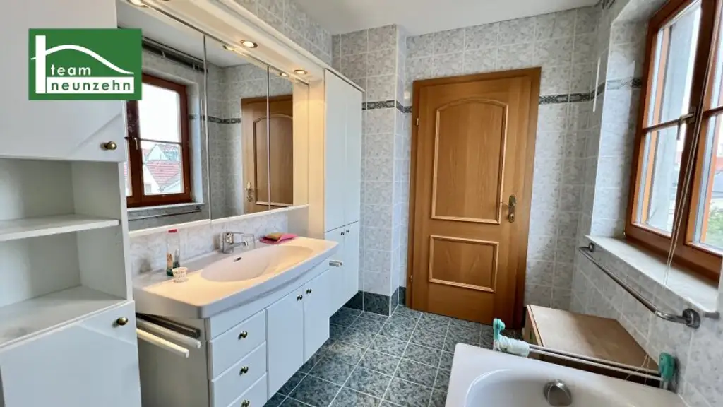 Großzügiges Reihenhaus auf 245m² Eigengrund - 173m² Wnfl., 5x Zimmer & zusätzlichem Keller von 63m².