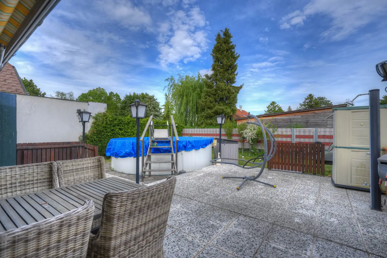 ENTWURF ** Urlaub zu Hause - Nur ca. 100 Meter vom Neufelder See entfernt – charmantes Haus auf Pachtgrund + Pool, Sauna & Gästezimmer ** ENTWURF