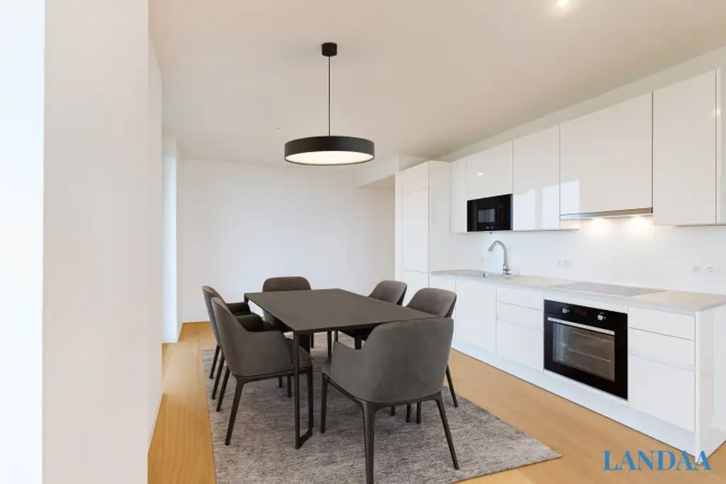 Möblierte 2-Zimmer-Wohnung mit großzügiger Loggia und exklusiven Services