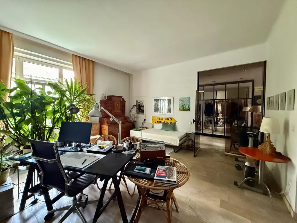 Stilvolles Einfamilienhaus mit Indoor-Pool, Sauna & Garten