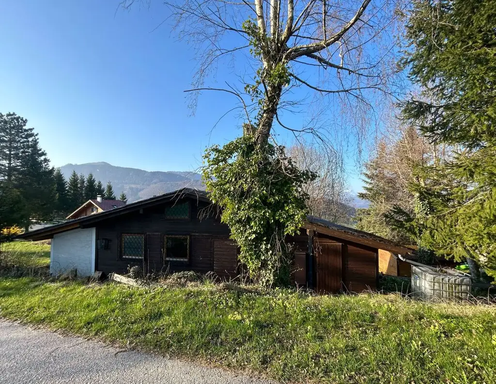 Idyllisches Grundstück mit Hütte und Panoramablick in Zehetner