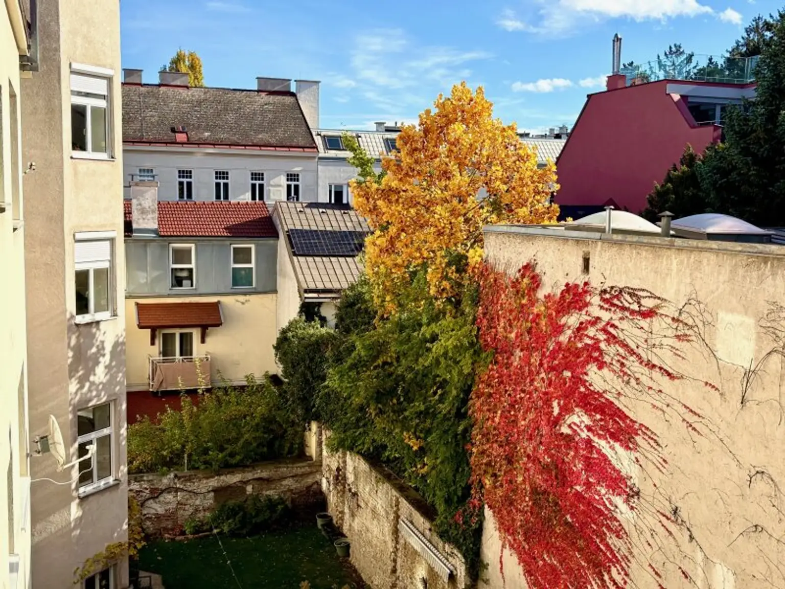 GERSTHOF ZUM VERLIEBEN! GROSSZÜGIGE SANIERTE 3 ZIMMER MIT BALKON ZUM INNENHOF