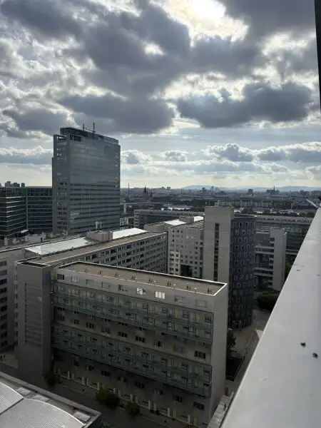 2-Zimmer-Wohnung mit atemberaubendem Wien-Panorama im Mischek Tower
