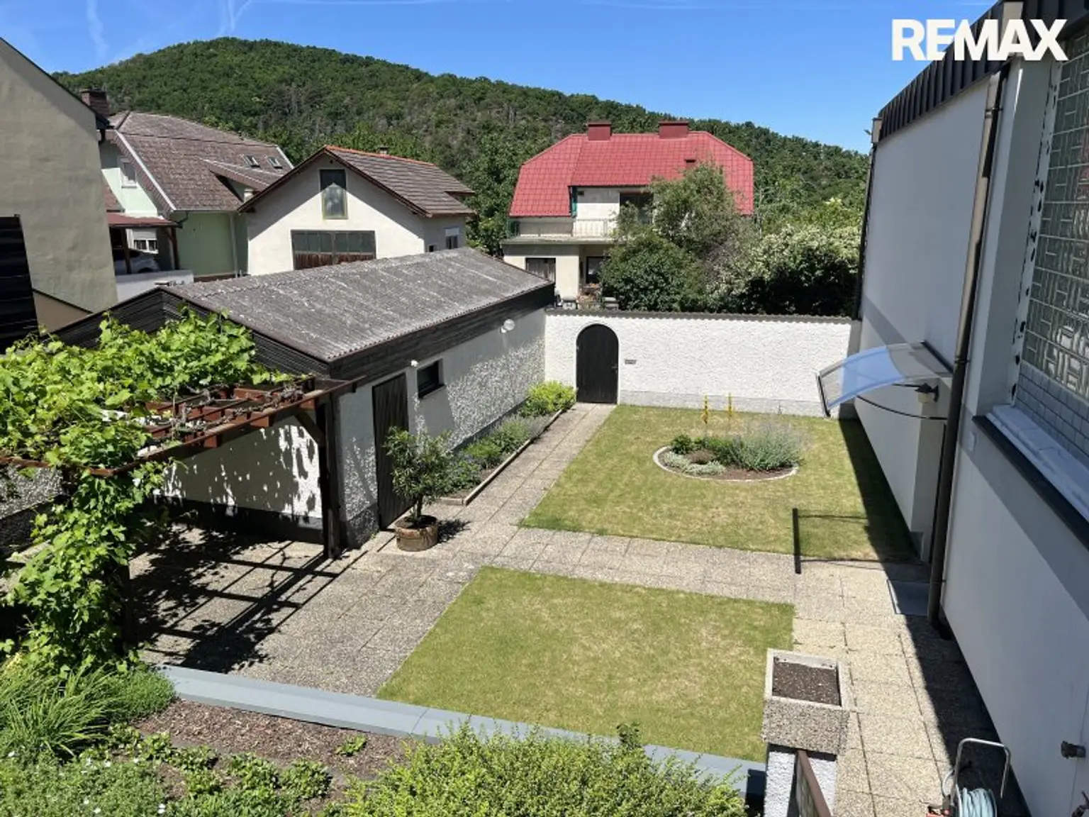 Burgblick! Charmantes Einfamilienhaus mit Garten, Terrasse und Wellnessbereich in Forchtenstein!