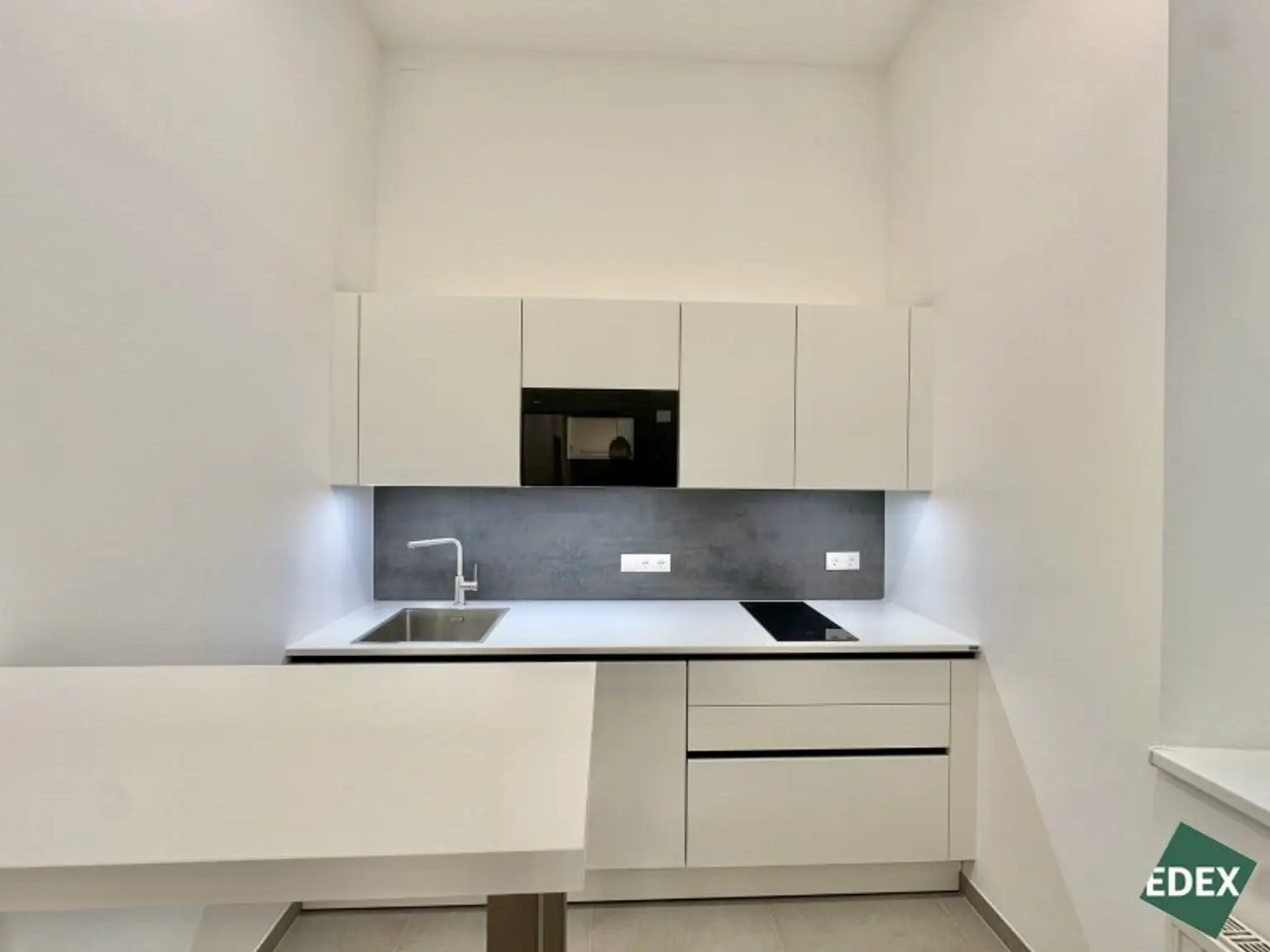 Erstebezug nach Sanierung! Modernes Büro Nähe Schwarzenbergplatz!