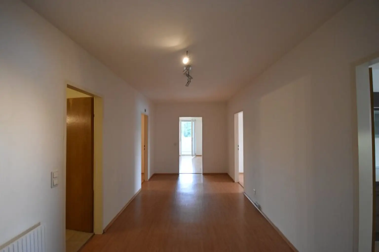 Diele - Große 2,5 Zimmer Wohnung mit Loggia Miete Bergheim Salzburg