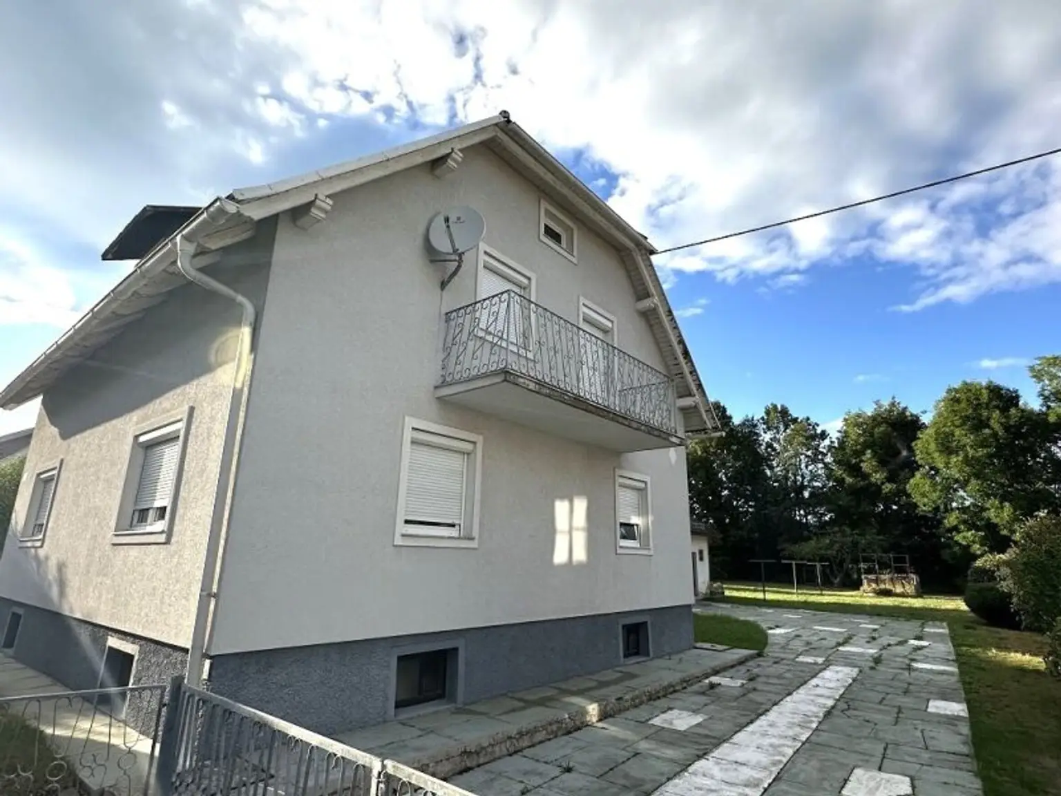 WOLFSBERG - SANKT THOMAS, 160 m2 Einfamilienhaus mit Potential, Vollkeller, 1139 m2 Grundstück, Wirtschaftsgebäude