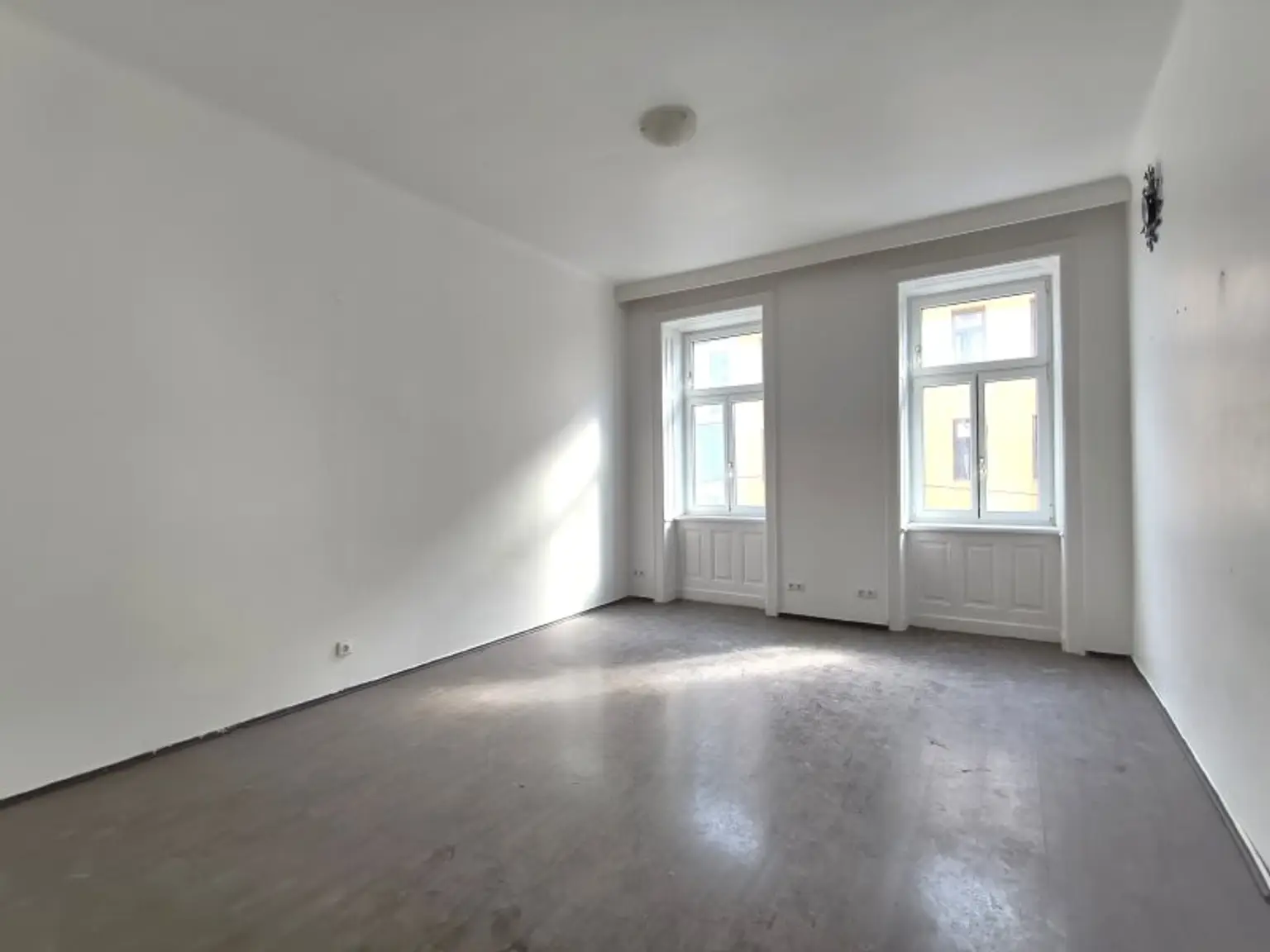 Charmante Altbauwohnung mit tollem Potenzial – Ihre Chance zur Selbstverwirklichung - Nahe U3 Hütteldorfer Straße