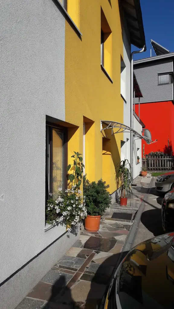 Einzelzimmer, Monteurzimmer oder Arbeiterzimmer mit PKW– Stellplatz in der aufstrebenden, Stadtgemeinde- Laakirchen.
