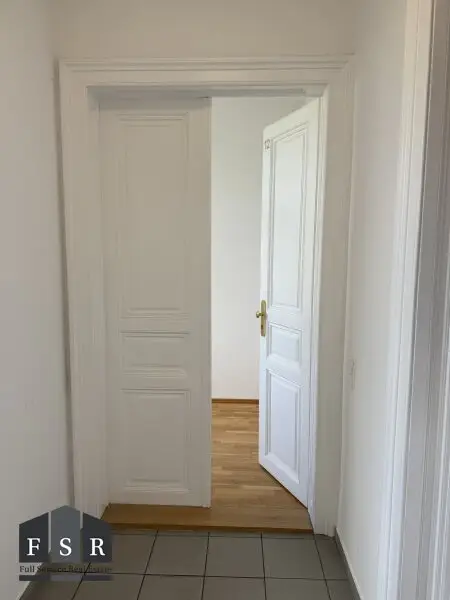 5-Zimmer-Altbauwohnung mit Balkon, lichtdurchflutet und ruhig in guter Lage des 5. Bezirks - zukünftige U-Bahnnähe